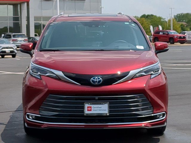 2024 Toyota Sienna Platinum