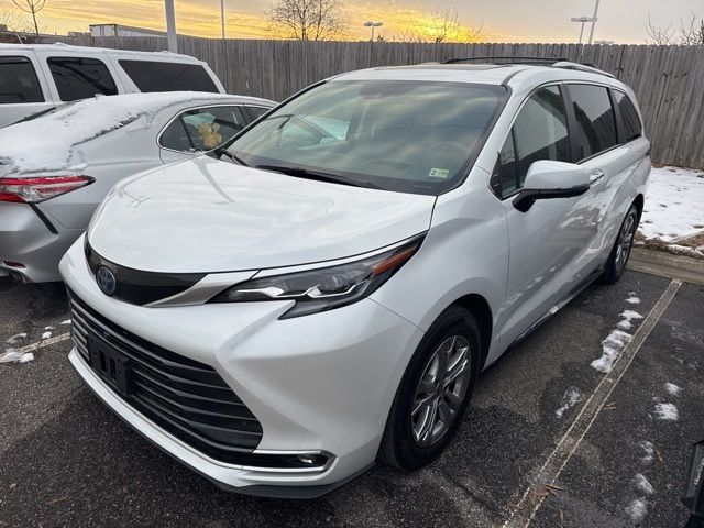 2024 Toyota Sienna Platinum