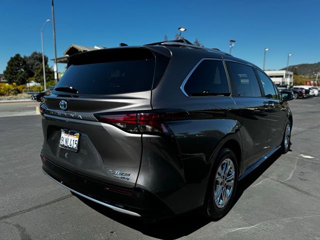 2024 Toyota Sienna Platinum