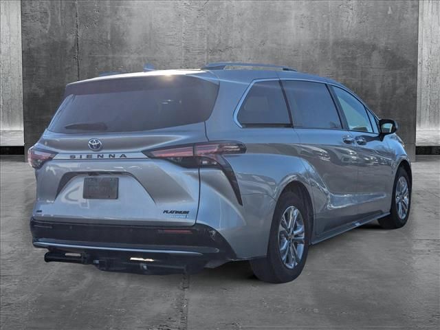 2024 Toyota Sienna Platinum