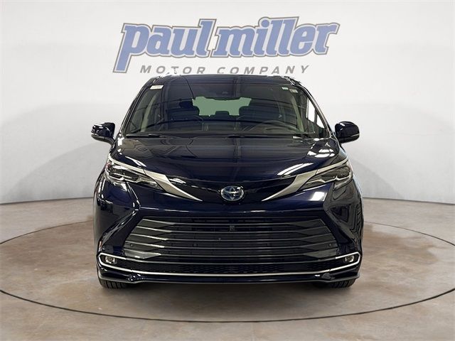 2024 Toyota Sienna Platinum