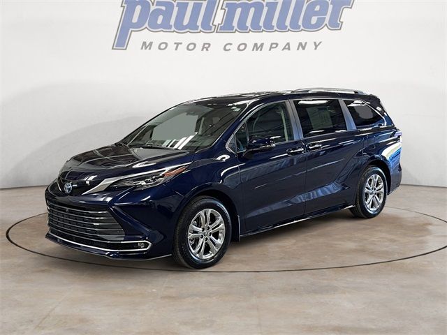 2024 Toyota Sienna Platinum