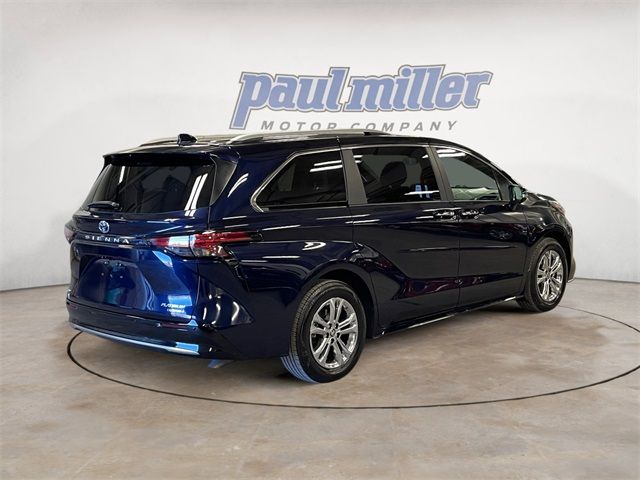 2024 Toyota Sienna Platinum