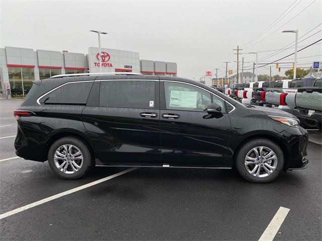 2024 Toyota Sienna Platinum