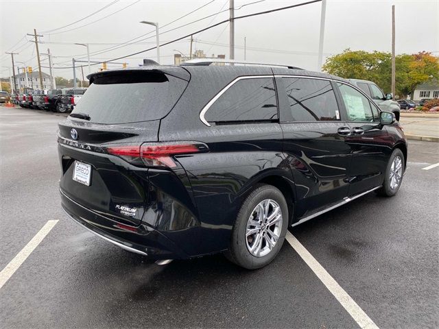 2024 Toyota Sienna Platinum