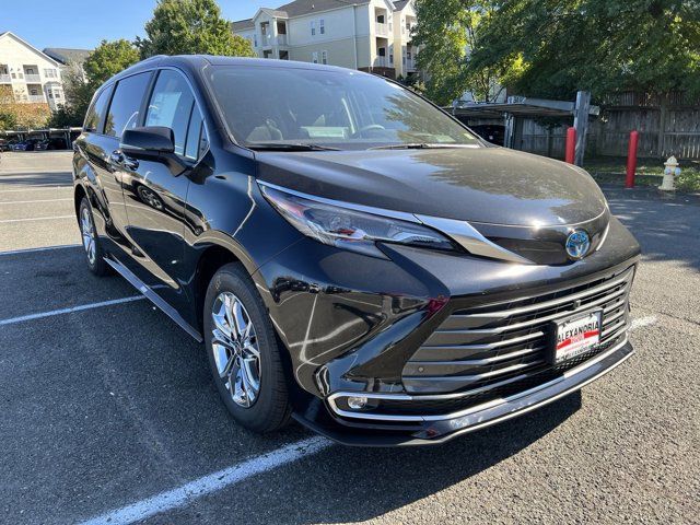 2024 Toyota Sienna Platinum