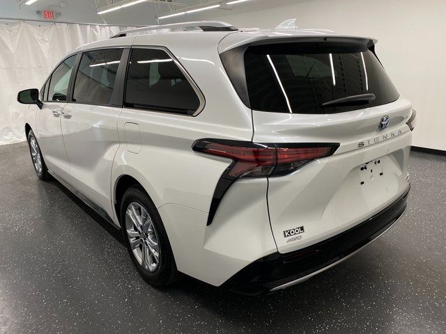 2024 Toyota Sienna Platinum