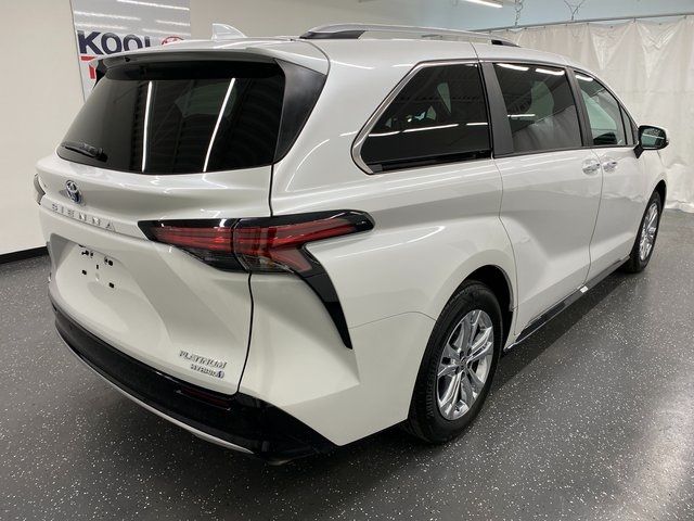 2024 Toyota Sienna Platinum