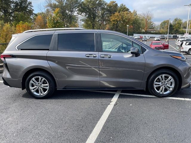 2024 Toyota Sienna Platinum