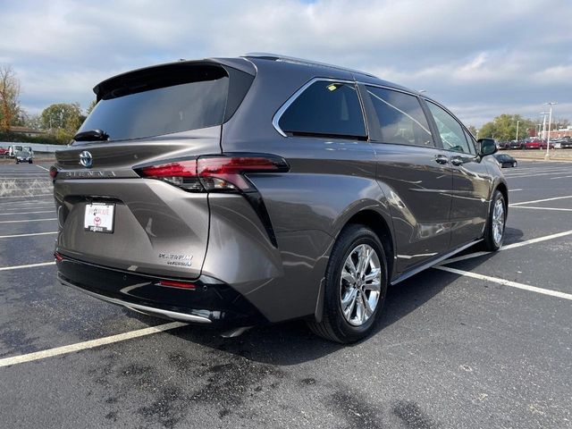 2024 Toyota Sienna Platinum