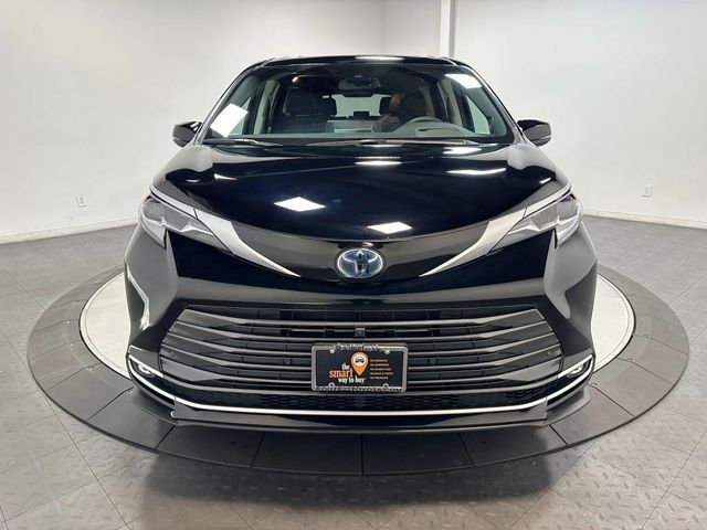 2024 Toyota Sienna Platinum