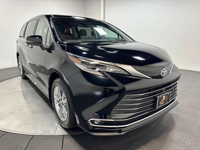 2024 Toyota Sienna Platinum