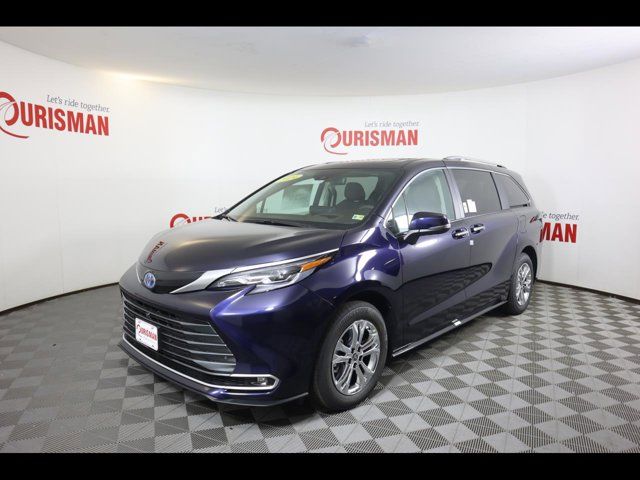 2024 Toyota Sienna Platinum