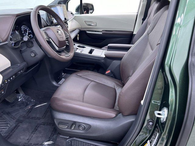 2024 Toyota Sienna Platinum