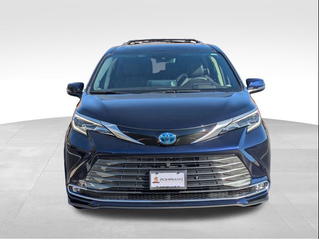 2024 Toyota Sienna Platinum