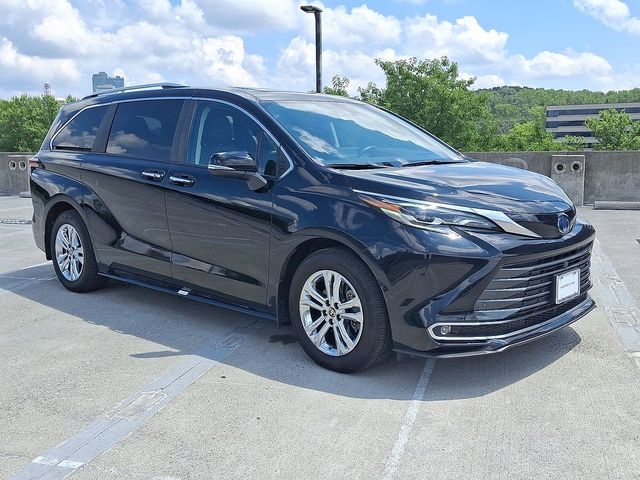 2024 Toyota Sienna Platinum