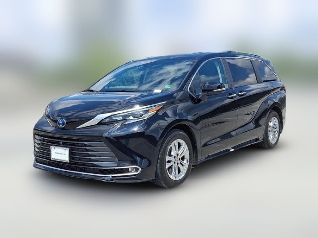 2024 Toyota Sienna Platinum