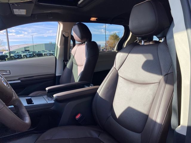 2024 Toyota Sienna Platinum