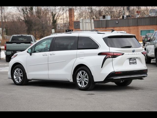 2024 Toyota Sienna Platinum