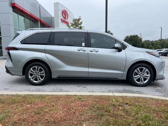 2024 Toyota Sienna Platinum