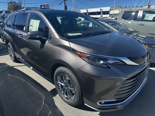 2024 Toyota Sienna Platinum