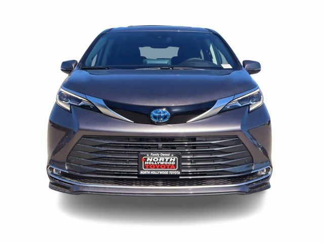 2024 Toyota Sienna Platinum