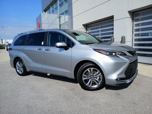 2024 Toyota Sienna Platinum