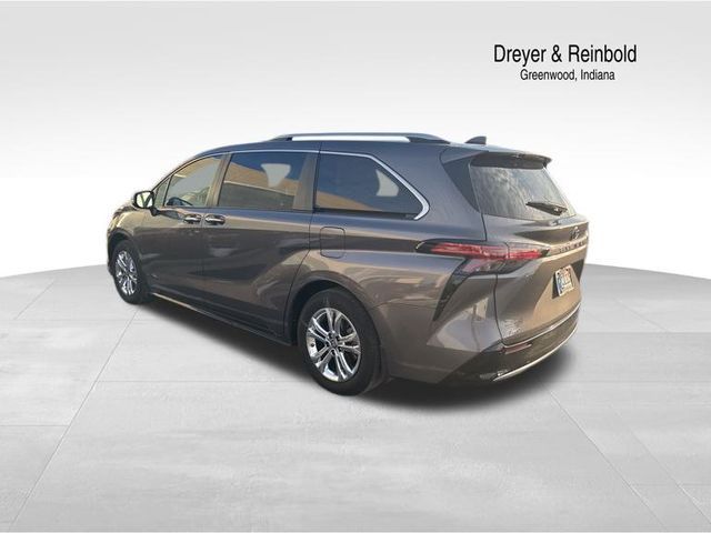 2024 Toyota Sienna Platinum