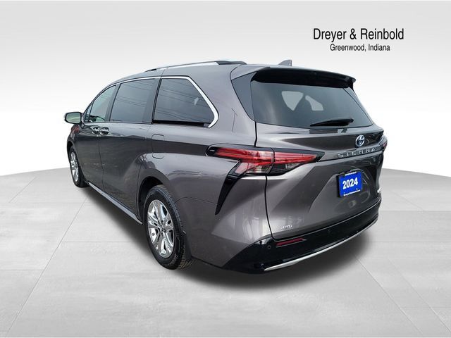 2024 Toyota Sienna Platinum