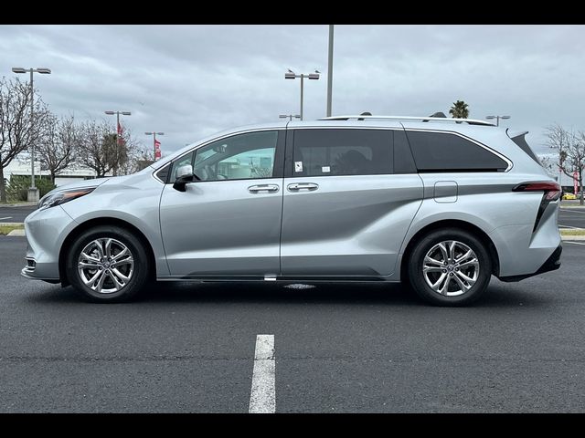 2024 Toyota Sienna Platinum