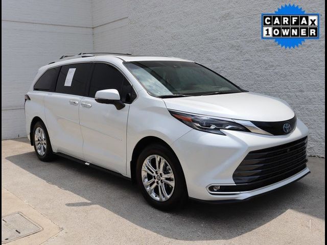 2024 Toyota Sienna Platinum