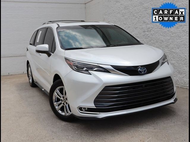 2024 Toyota Sienna Platinum