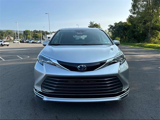 2024 Toyota Sienna Platinum