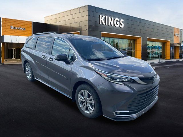 2024 Toyota Sienna Platinum