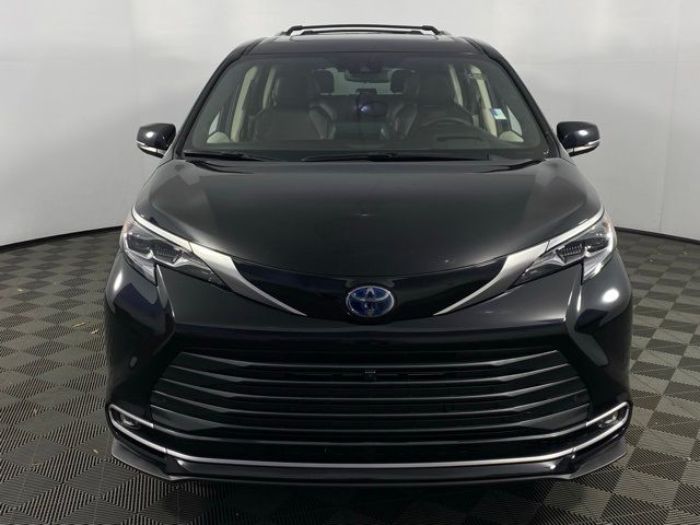 2024 Toyota Sienna Platinum