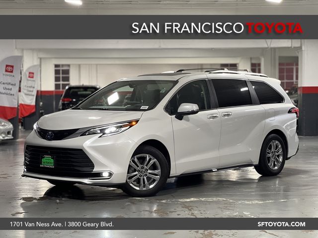 2024 Toyota Sienna Platinum