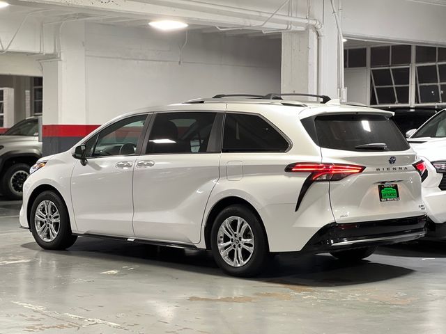 2024 Toyota Sienna Platinum