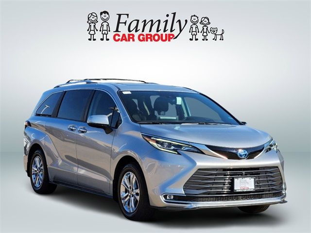 2024 Toyota Sienna Platinum