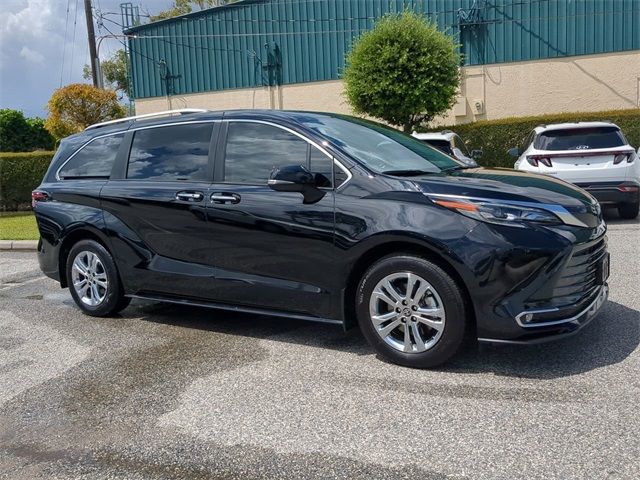 2024 Toyota Sienna Platinum