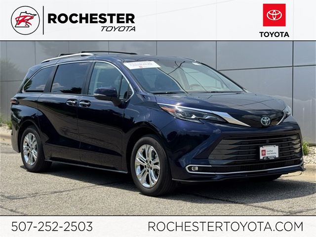 2024 Toyota Sienna Platinum