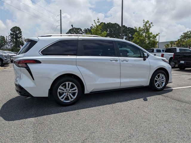 2024 Toyota Sienna Platinum