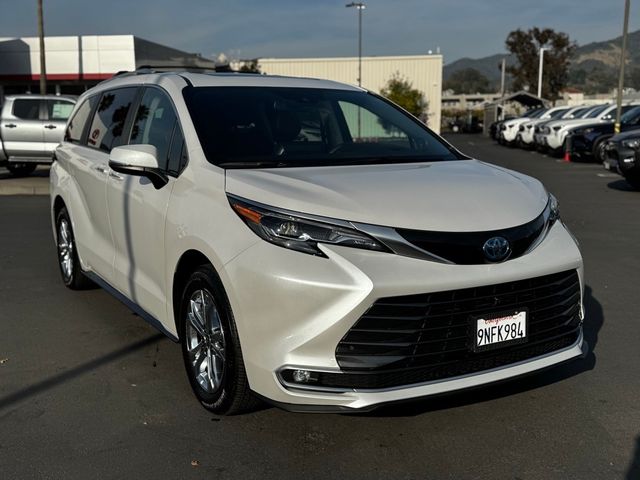 2024 Toyota Sienna Platinum