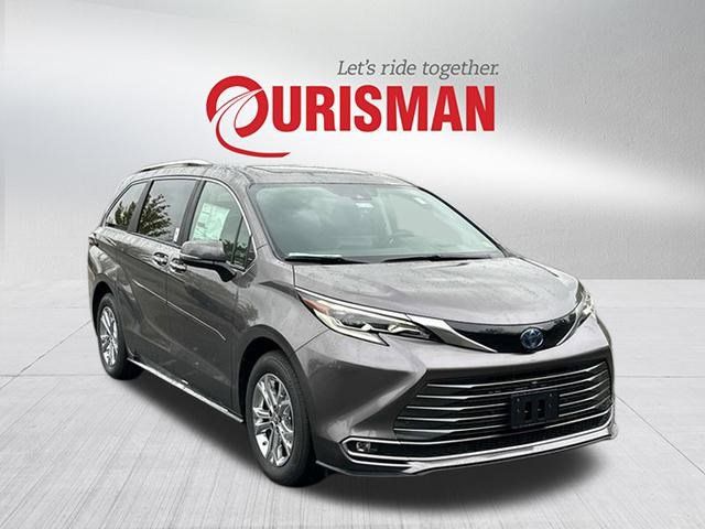 2024 Toyota Sienna Platinum