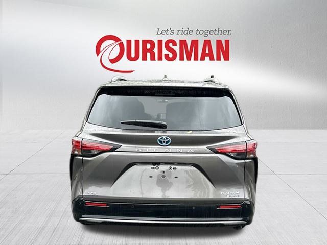 2024 Toyota Sienna Platinum