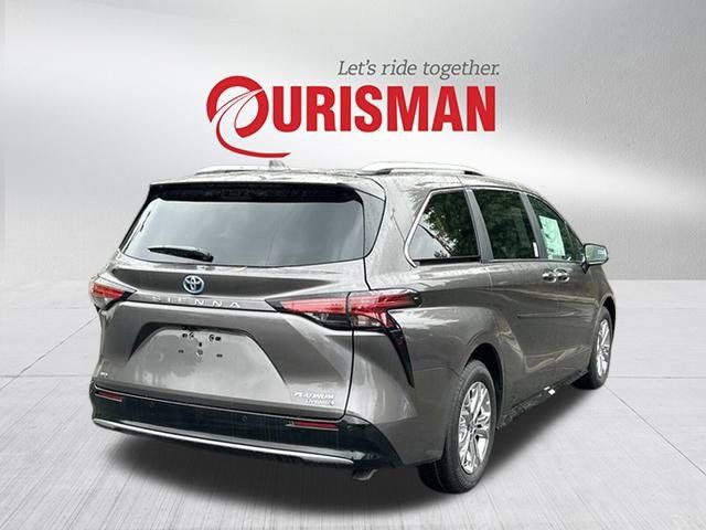 2024 Toyota Sienna Platinum