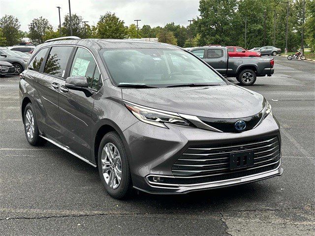 2024 Toyota Sienna Platinum