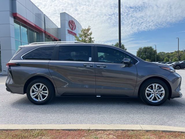 2024 Toyota Sienna Platinum