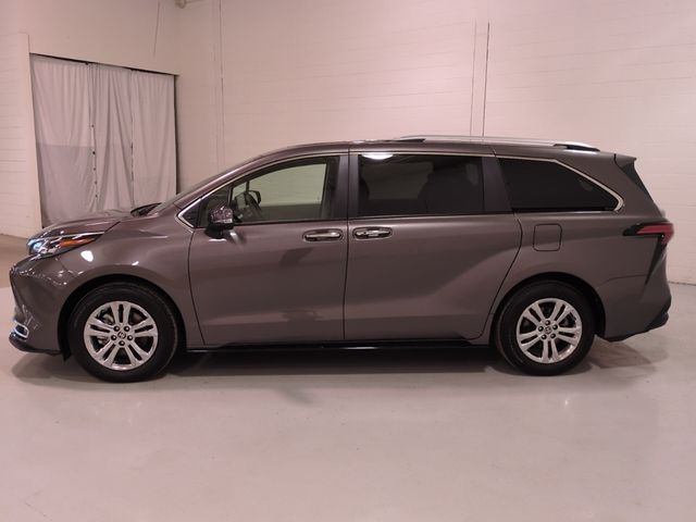 2024 Toyota Sienna Platinum