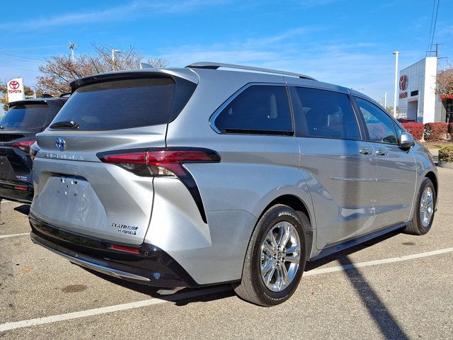 2024 Toyota Sienna Platinum