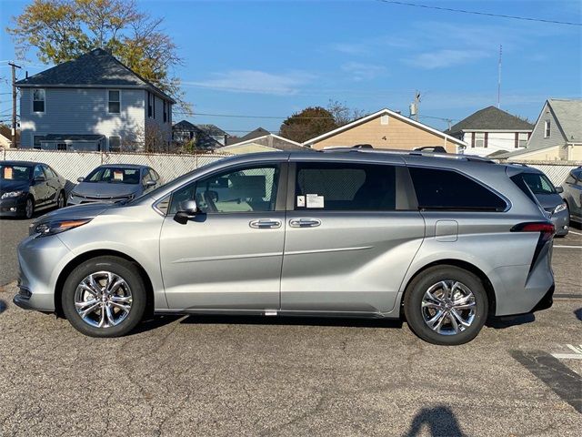 2024 Toyota Sienna Platinum